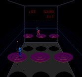 Discs of TRON for Arcade - Now there are three platforms...be careful!