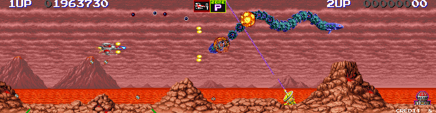 Darius II Arcade Screenshot: A snake-like mini-boss...