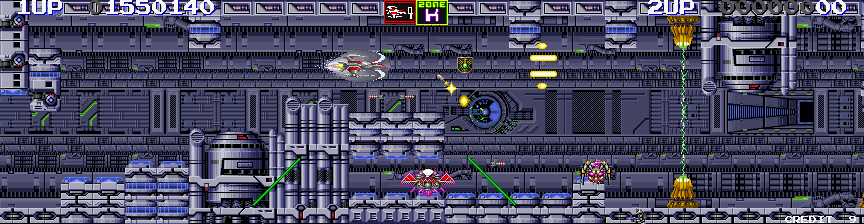 Darius II Arcade Screenshot: Collect that green shield icon to power up your weapons.