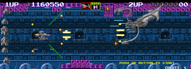 Darius II Arcade Screenshot: Numerous small enemies attack during mini-boss battles...