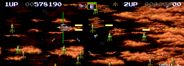 Darius II Arcade Screenshot: An all-out missile attack!