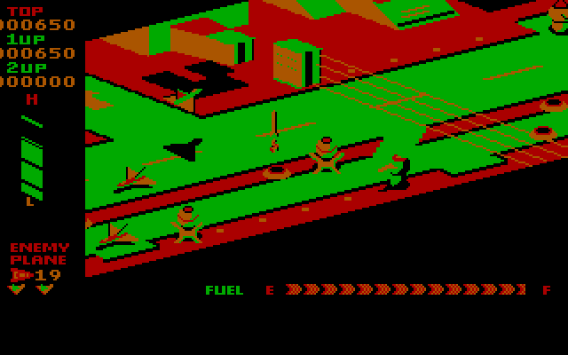 Super Zaxxon IBM PC/Compatibles Screenshot: The obstacles are many.