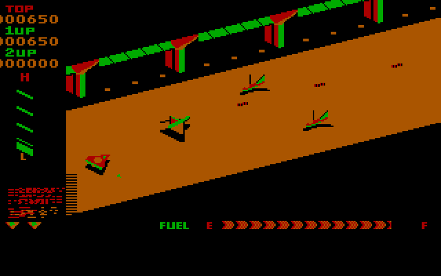 Super Zaxxon IBM PC/Compatibles Screenshot: This narrow passage sometimes has a lot of enemies to dodge.