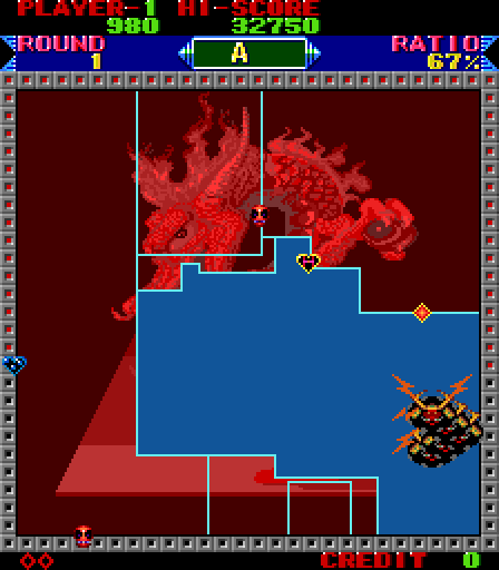 Super Qix Arcade Screenshot: Filling the playfield in...
