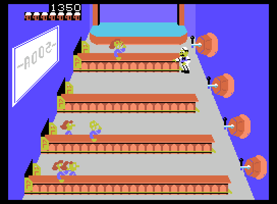 Tapper ColecoVision Screenshot: Here come the thirsty customers...