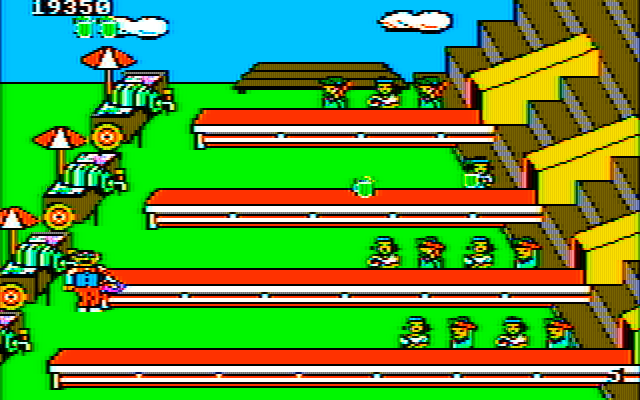 Tapper IBM PC/Compatibles Screenshot: This is a thirsty crowd!