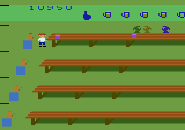 Tapper Atari 2600 Screenshot: Only a few customers left...but more are likely to appear shortly!