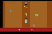 Raiders of the Lost Ark for Atari 2600 - Walking around a market...what items can I find here?