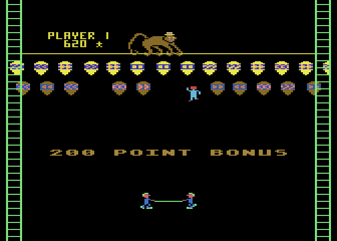 Clowns and Balloons Atari 8-bit Screenshot: 200 point bonus!