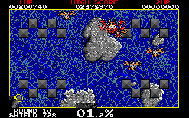 Volfied IBM PC/Compatibles Screenshot: Giant lobsters get in the way here.
