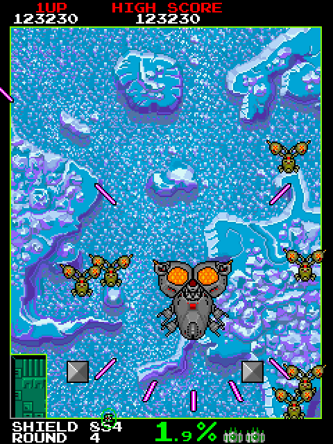 Volfied Arcade Screenshot: This opponent fires projectiles at me!