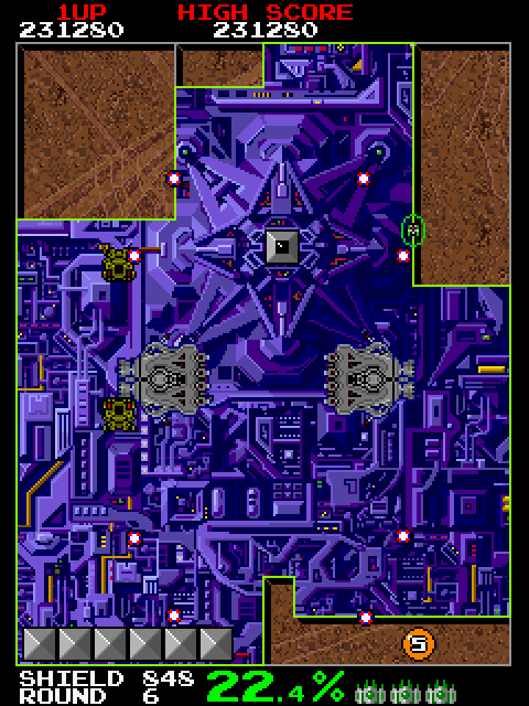 Volfied Arcade Screenshot: There are a variety of opponents you'll face off against.