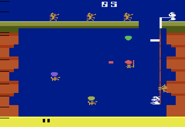 Pooyan Atari 2600 Screenshot: Watch out for that wolf on just above you...