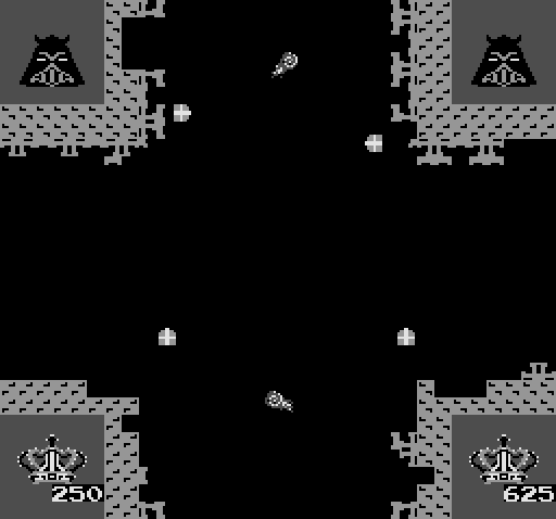 Warlords Arcade Screenshot: Gameplay; fireballs slowly destroy the castles...