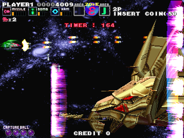G Darius Ver.2 Arcade Screenshot: The epic battle with Dimension Diver.