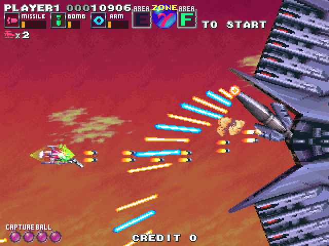 G Darius Ver.2 Arcade Screenshot: The huge battleship Queen Fossil has arrived!