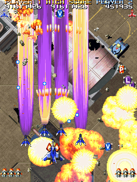Sengeki Striker Arcade Screenshot: Destroy this hanger before more planes appear!