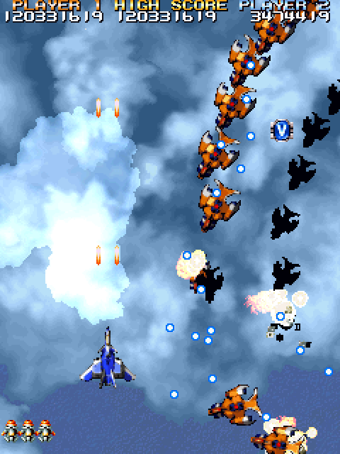 Sengeki Striker Arcade Screenshot: This small planes aren't powerful, but they appear in great quantity!