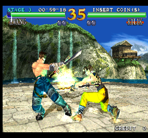 SoulCalibur Arcade Screenshot: Oof! Some energy lost...