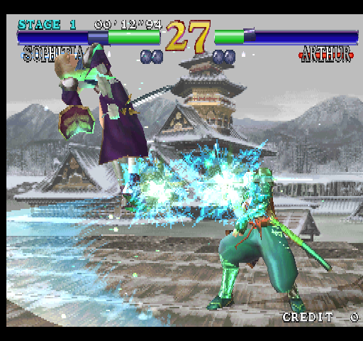SoulCalibur Arcade Screenshot: Arthur isn't going down without a fight!