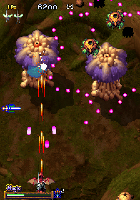 Dragon Blaze Arcade Screenshot: Different enemies have different bullet patterns you need to dodge.