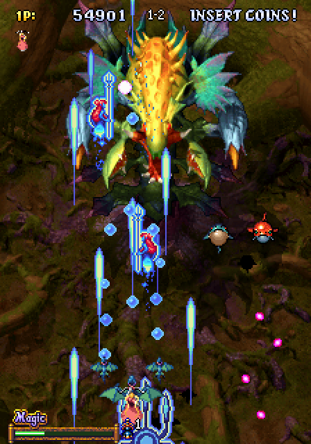 Dragon Blaze Arcade Screenshot: Attacking a large opponent.