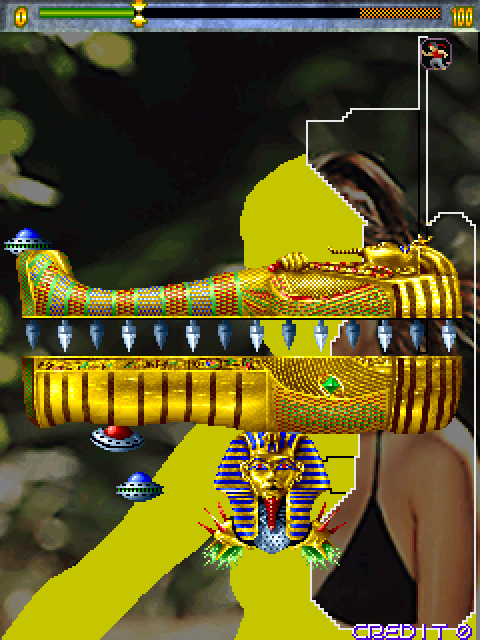 Gals Panic 3 Arcade Screenshot: Don't get crushed!