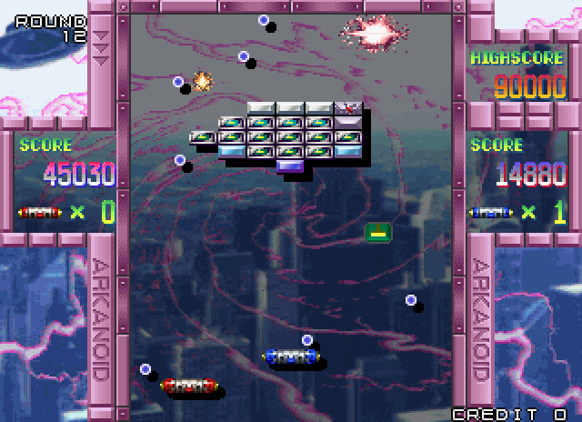 Arkanoid Returns Arcade Screenshot: Multiple balls cause mayhem!