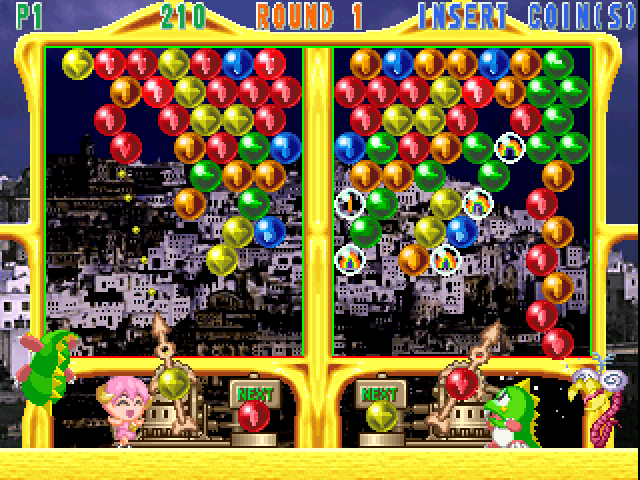 Super Puzzle Bobble Arcade Screenshot: The playfield starts to fill up...