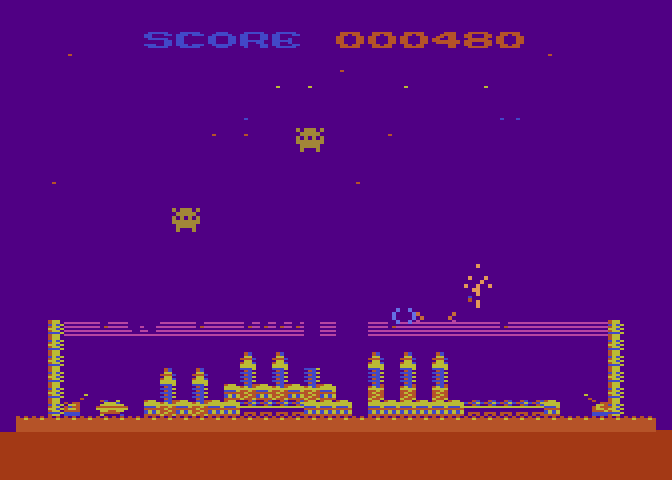 Strätos Atari 8-bit Screenshot: Blasting incoming aliens!