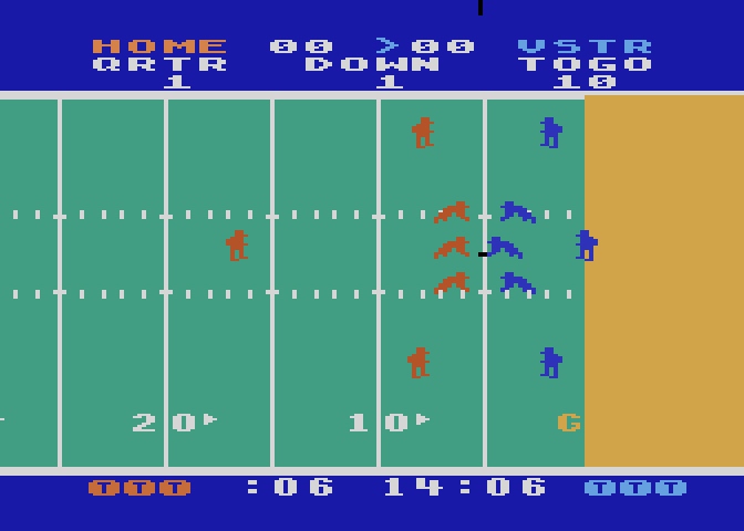 Starbowl Football Atari 8-bit Screenshot: Near the endzone...