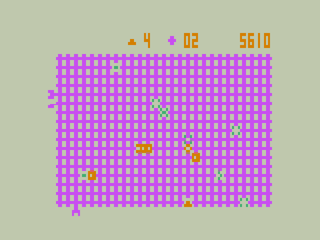 Gridrunner Dragon 32/64 Screenshot: The screen starts to get crowded!