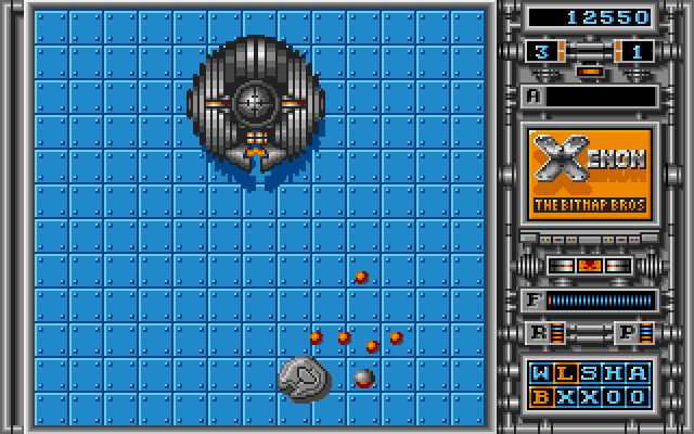 Xenon Amiga Screenshot: One of the large enemies approaches!