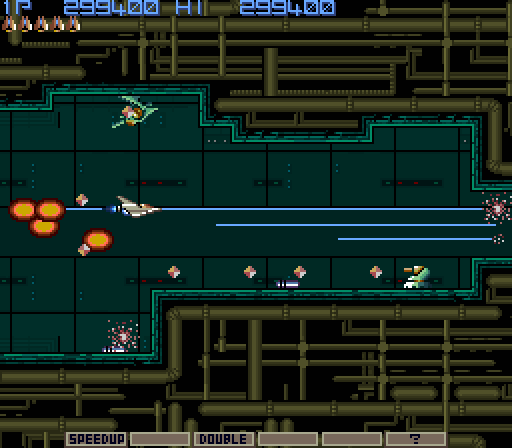 Gradius Arcade Screenshot: Some areas here are rather narrow.