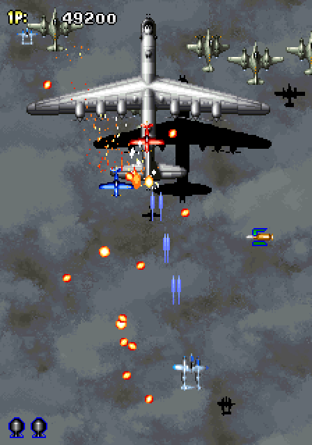 Strikers 1945 Arcade Screenshot: A large enemy appears...