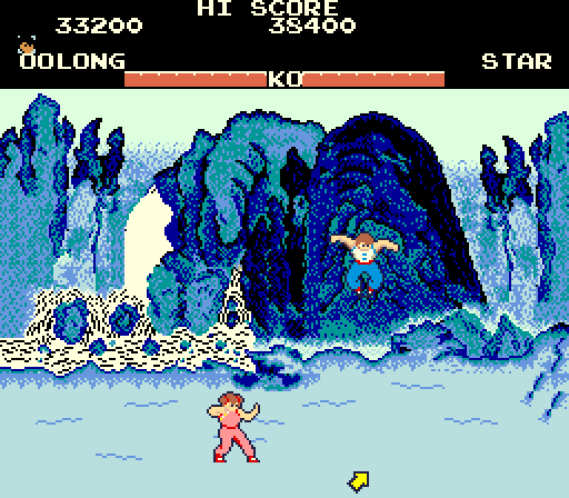 Yie Ar Kung-Fu Arcade Screenshot: Jumping over an attack...