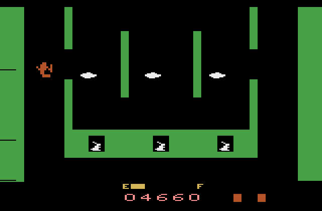 Sky Skipper Atari 2600 Screenshot: More clouds get in the way...