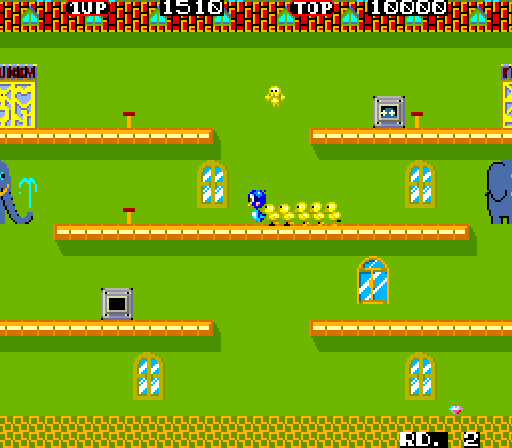 Flicky Arcade Screenshot: The chicks are following me, now I need to get them home...