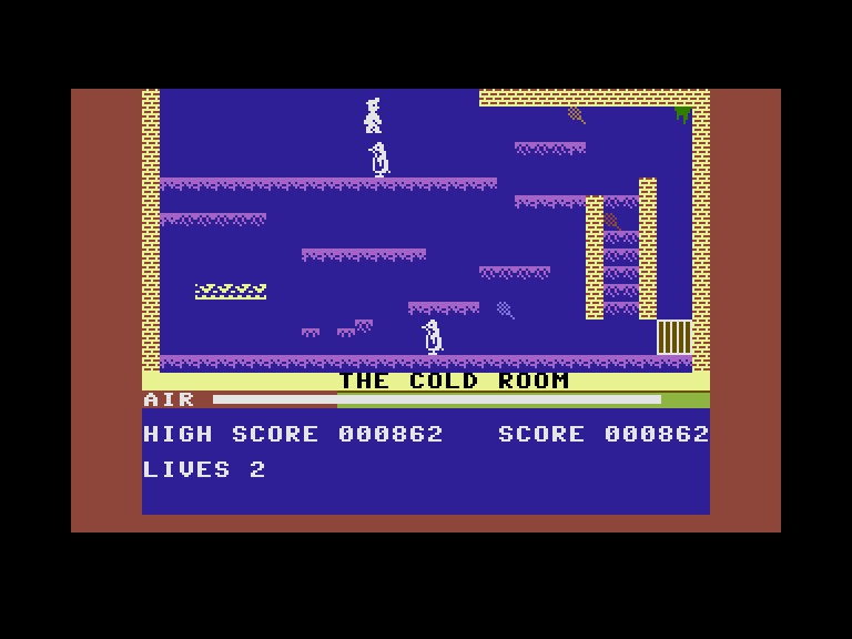 Manic Miner Commodore 16 & Plus/4 Screenshot: Jumping over a penguin...