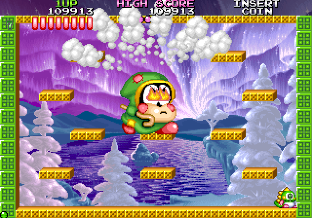Bubble Symphony Arcade Screenshot: Fighting one of the large, end of level bosses...