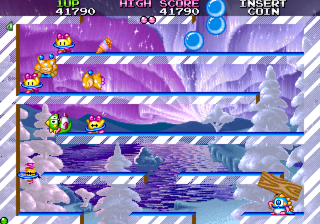Bubble Symphony Arcade Screenshot: They got me! My character lost a life...