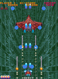 Gekirindan for Arcade - The red ship, previously in the distance, begins to pull forward and begin an attack.