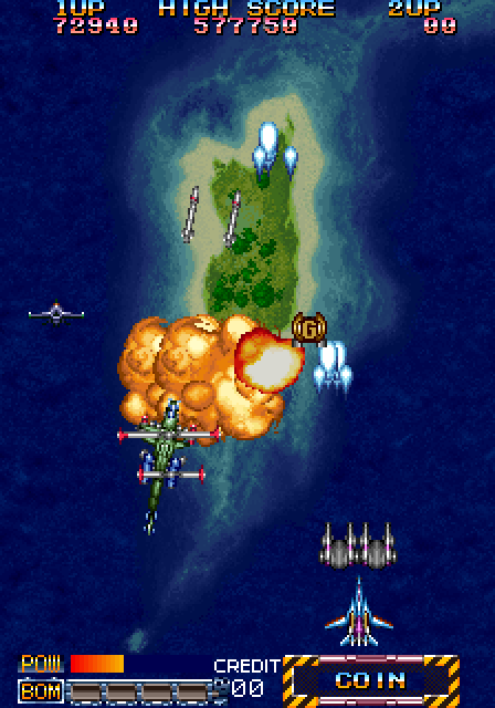 Grid Seeker: Project Storm Hammer Arcade Screenshot: Some power-up items give you a secondary fighter.