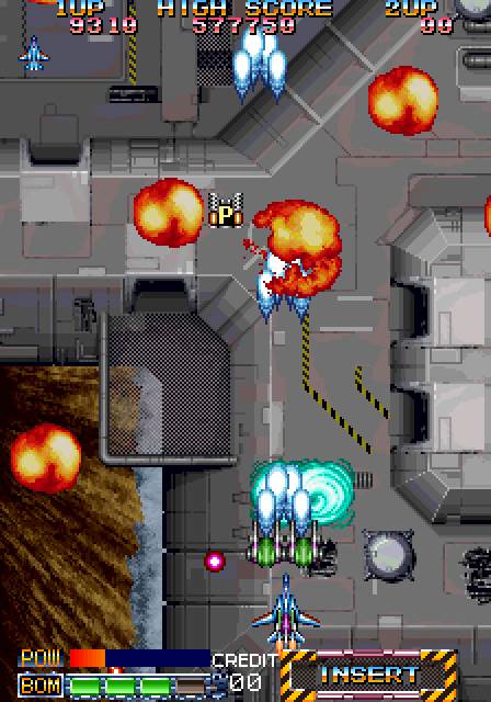 Grid Seeker: Project Storm Hammer Arcade Screenshot: Pick up the "P" item to power up.