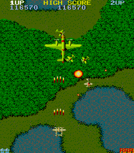 1942 Arcade Screenshot: Having upgraded firepower can help with the large planes.