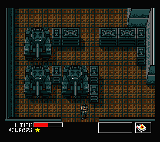 Metal Gear MSX Screenshot: Exploring the warehouse...