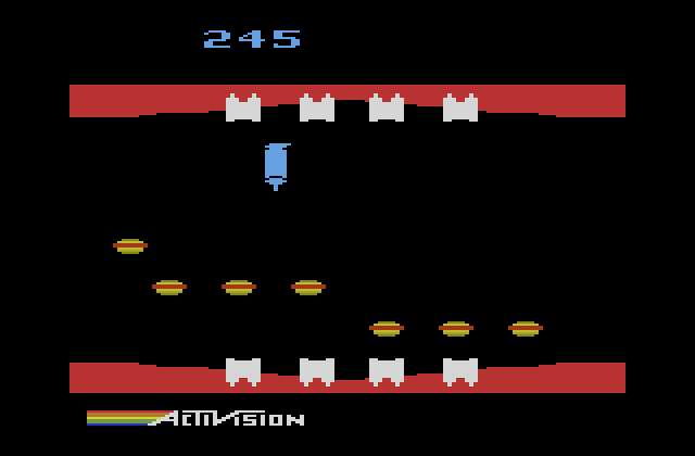 Plaque Attack Atari 2600 Screenshot: Shoot the hot dogs!