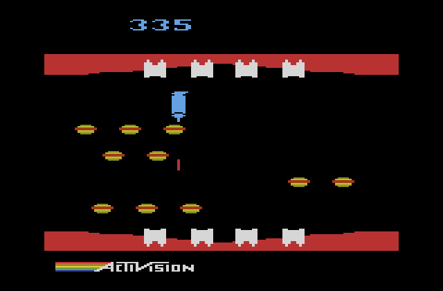 Plaque Attack Atari 2600 Screenshot: Even more hot dogs appear...