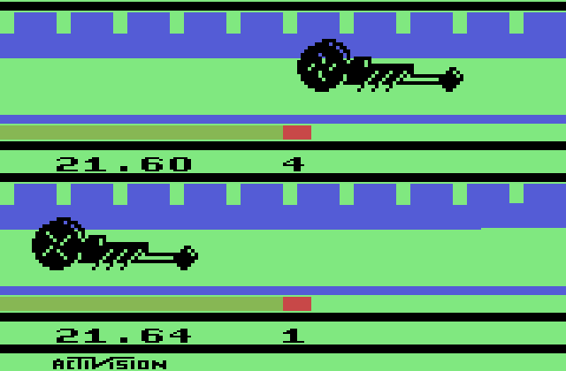 Dragster Atari 2600 Screenshot: The car on the top pulls ahead...