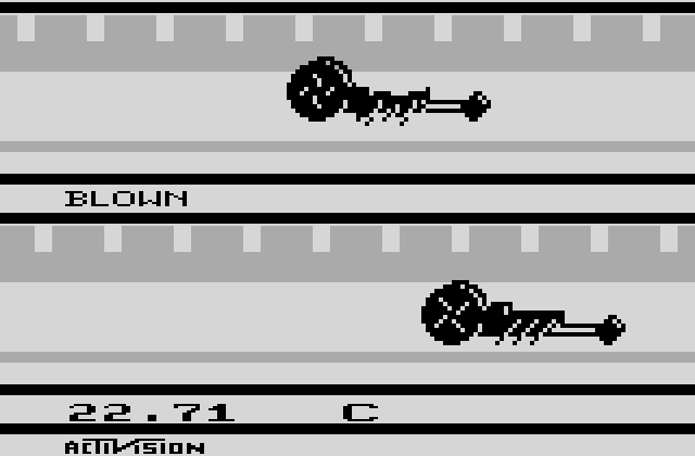 Dragster Atari 2600 Screenshot: Bottom player completes the race...